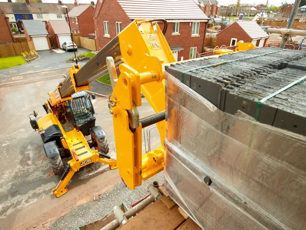 Product: 535-125 HI-VIZ TELESCOPIC HANDLER